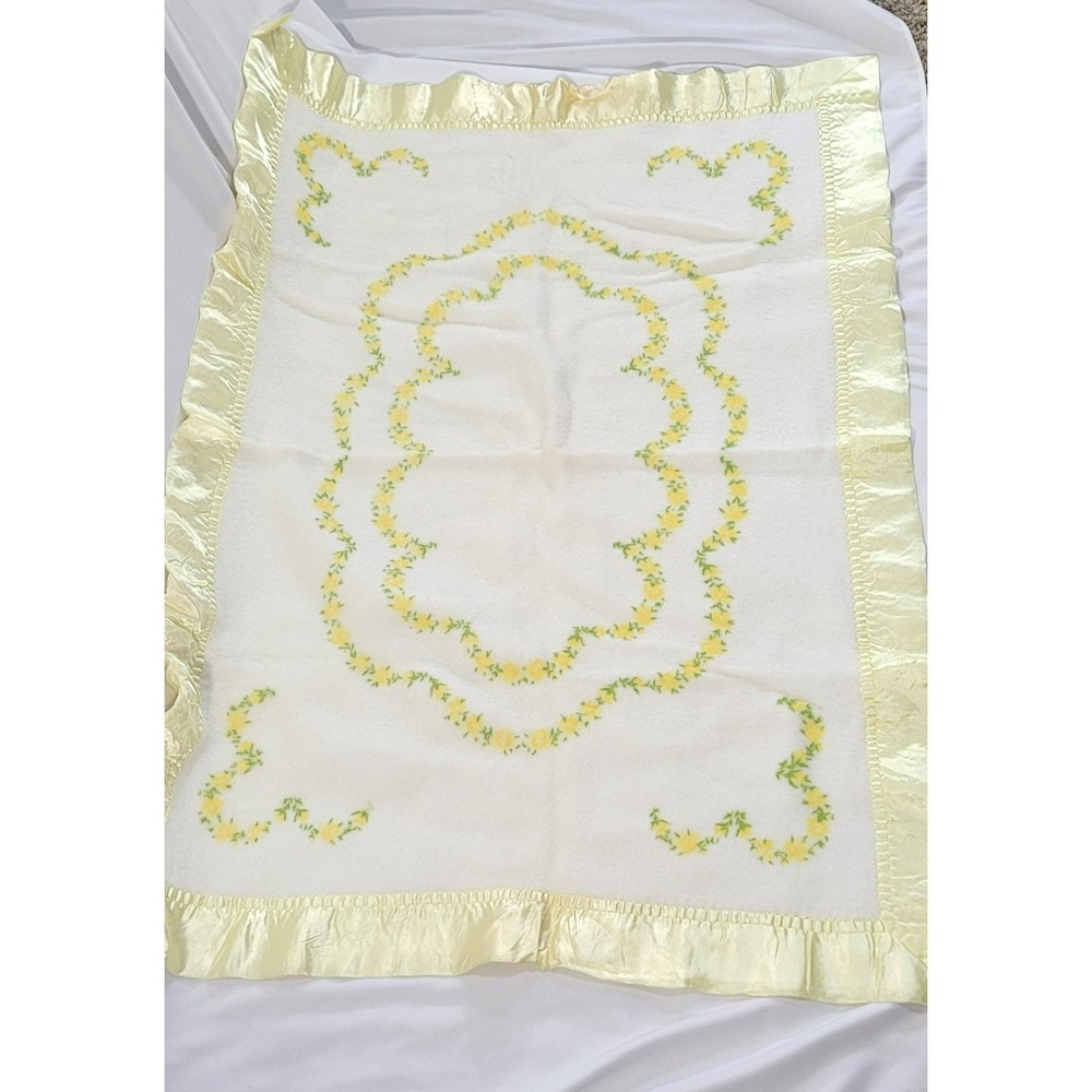 Vintage baby blanket soft wool yellow satin border and roses green leaves 46X33